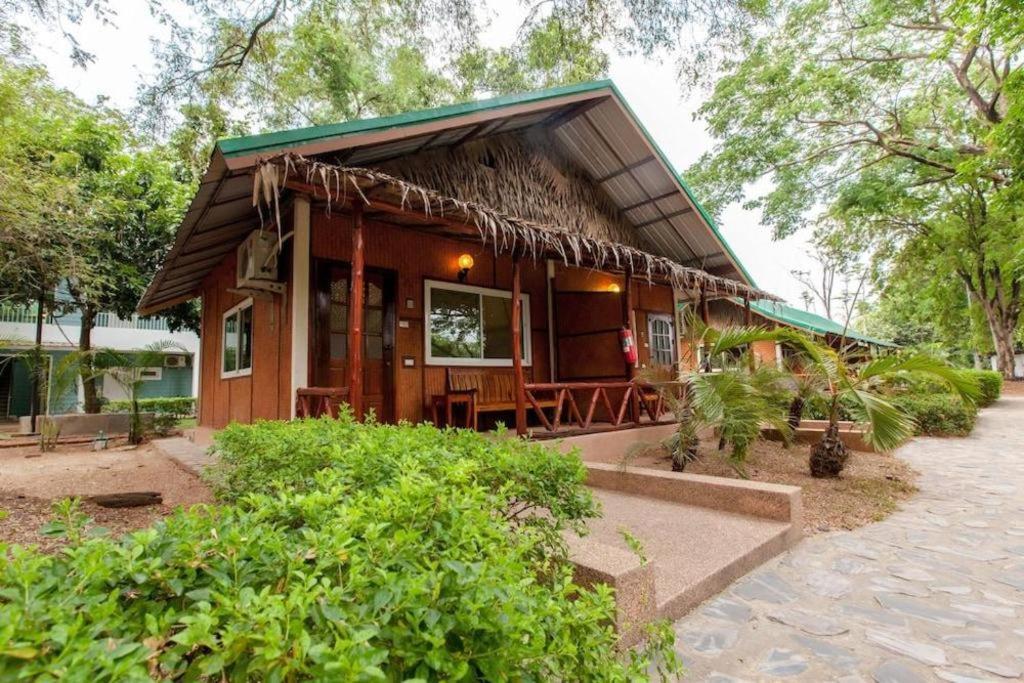 Varee Valley Resort And Restaurant Khon Kaen Exterior foto
