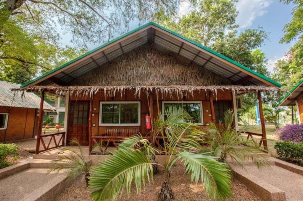 Varee Valley Resort And Restaurant Khon Kaen Exterior foto