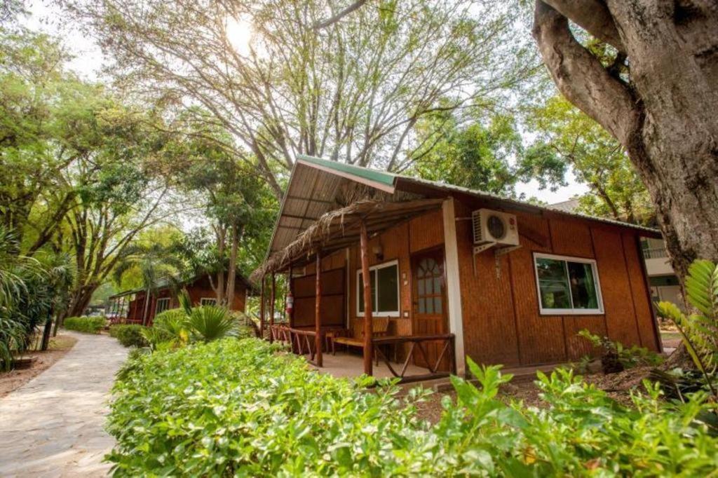 Varee Valley Resort And Restaurant Khon Kaen Exterior foto